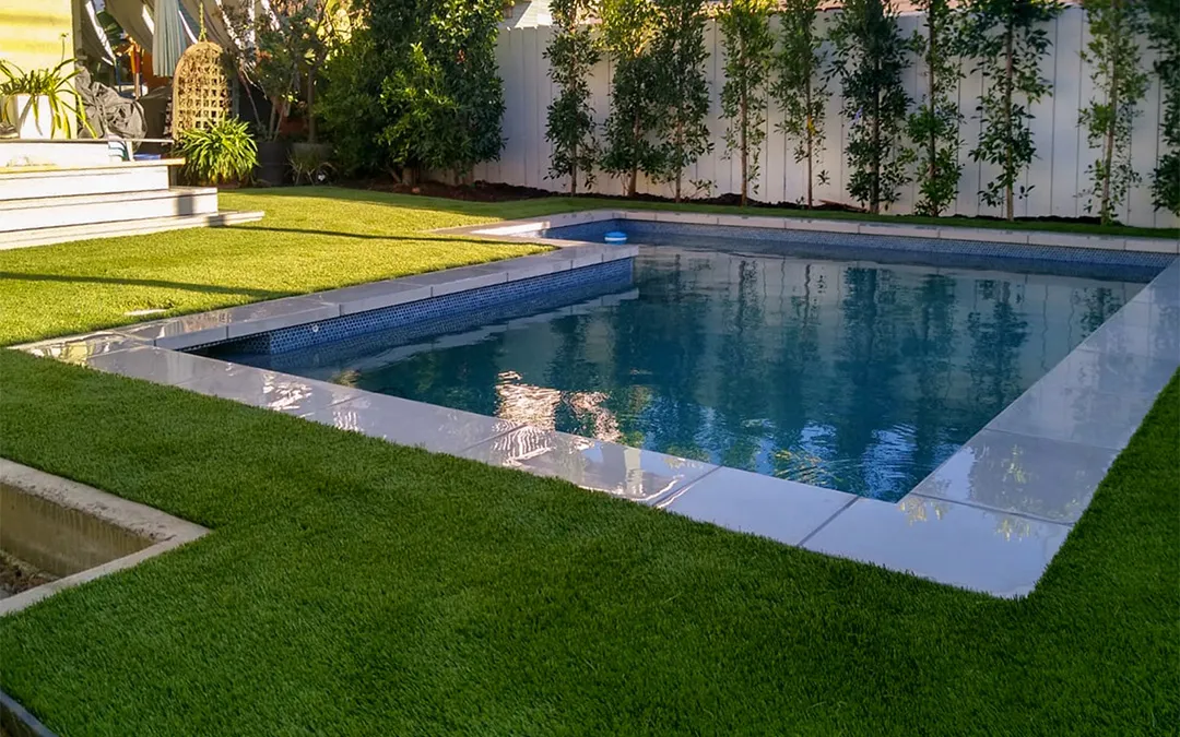 residencial -Turf-Pool-Decks