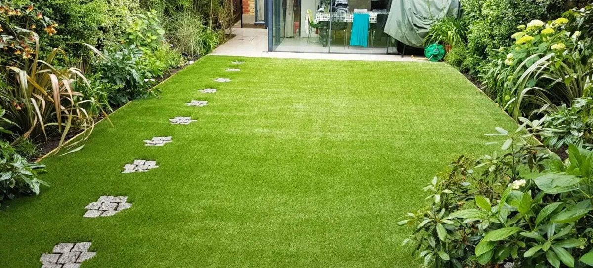 residencial garden and lawns